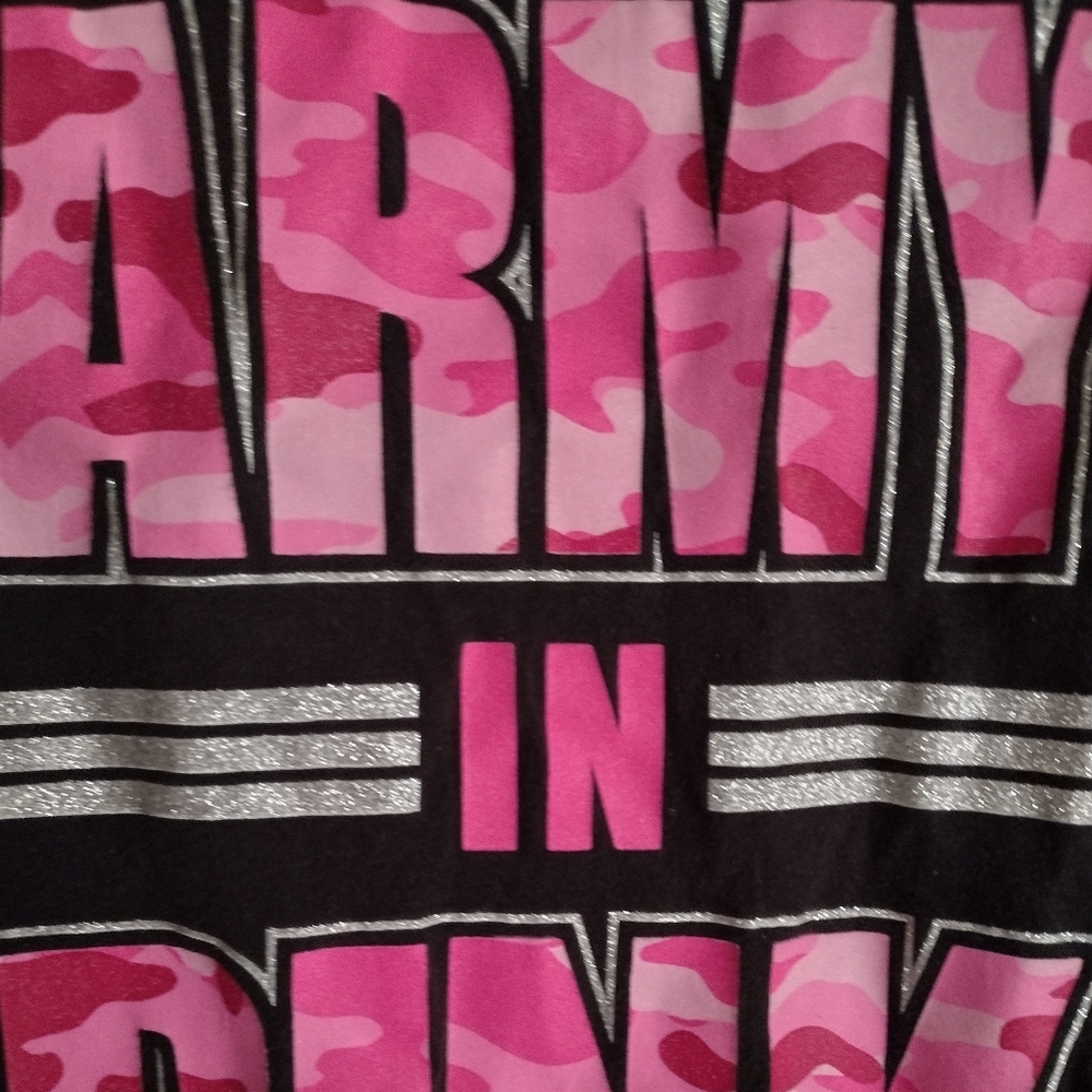 "SOLD 🪖 in PINK" Susan G Komen T-shirt - Picture 5 of 13